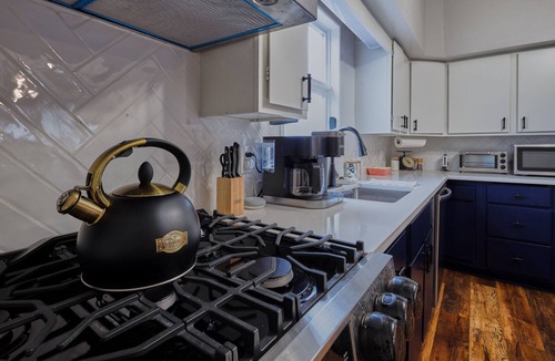 Dayton Cottage | Carillon Cottage - Modern Comfort & Vintage Design