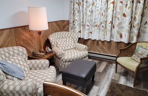 Hettinger Hotel | Carls Cabins