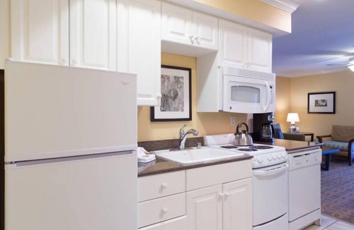 Carlsbad Village Hotel | Carlsbad Beachfront Stay | 2 Units with Kitchen, Outdoor Pool & Free Parking