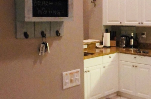 Naples Condo | Carlton Lakes, impeccable 3BR, 2 bath, 2050 sqft near beaches, shops and dining