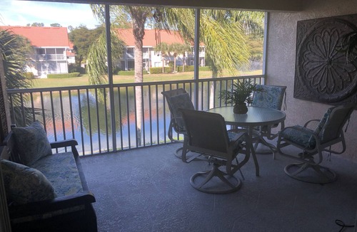 Naples Condo | Carlton Lakes, impeccable 3BR, 2 bath, 2050 sqft near beaches, shops and dining