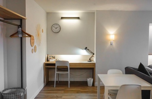 Bang Na Hotel | Carnation Residence