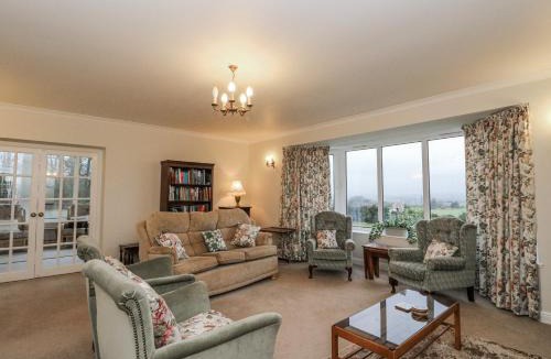 Aberdeen House | Carnmhor