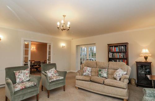 Aberdeen House | Carnmhor