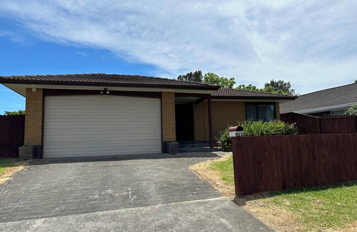 Manurewa House | Carnoustie Calm- A Cosy Wattle Downs Home