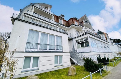 Seepromenade Apartment | Caroline, right on the beach
