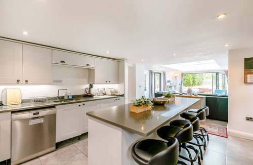 Padfield House | CARR HOUSE FARM, family friendly, with hot tub in Glossop
