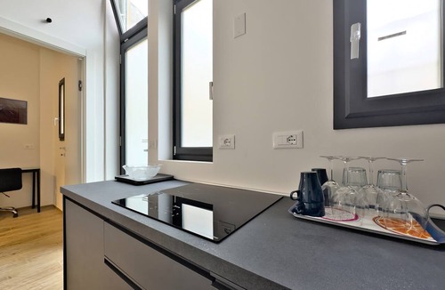Bolognina Apartment | Carracci Loft, central station