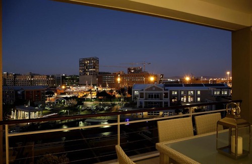 Victoria and Alfred Waterfront Apartment | Carradale 401
