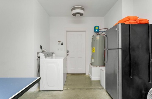 Rosemary Beach Apartment | Carriage House Studio/Sleeps 4/Walk to the Beach + Rosemary Town Center