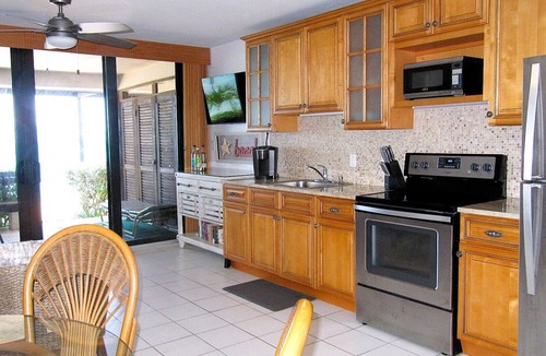 Red Hook Condo | Carribean Sea Just Steps from Your Patio!