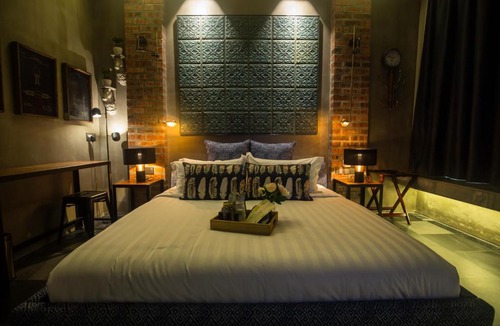 Taman Kemuncak Villa | Carrot Seed
