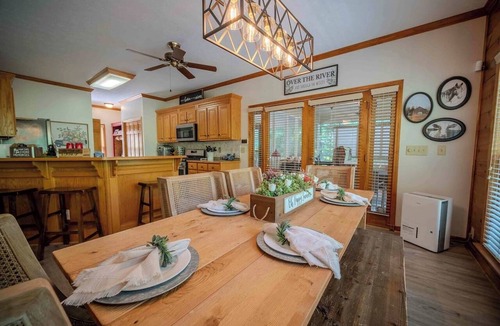 East Ellijay House | Cartecay River Retreat: Hot Tub, Fire Pit & Views!