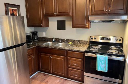 Norwood Apartment | Carter #3 Two bedroom unit near Xavier Downtown