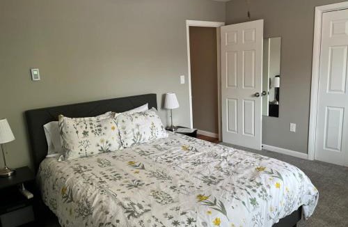 Norwood Apartment | Carter #3 Two bedroom unit near Xavier Downtown