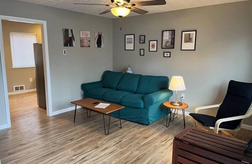 Norwood Apartment | Carter #4, Two bedroom unit near Xavier, Downtown