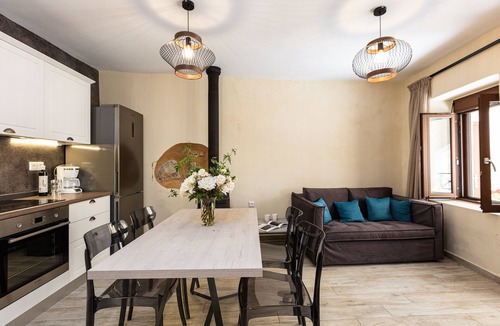 Karoti House | Carya Residence with outdoor hot tub on the roof terrace