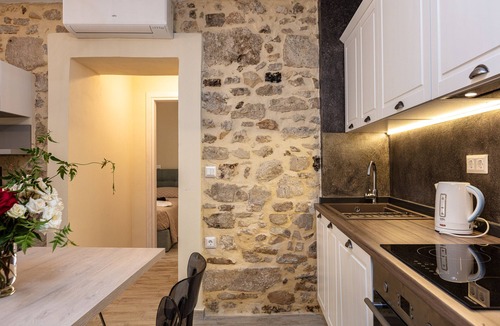 Karoti House | Carya Residence with outdoor hot tub on the roof terrace