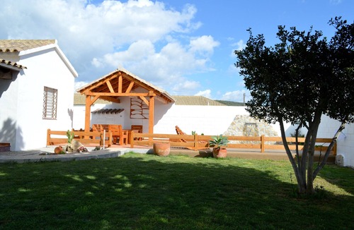 Zahora Ski Chalet | Casa 2 Mar y Sombra Accommodation with private pool.