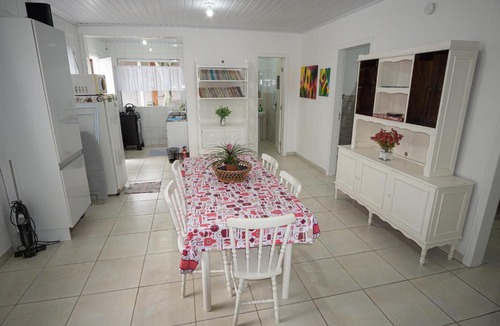 Daniela House | Casa 3 quartos 350m praia Daniela completa c/ lazer