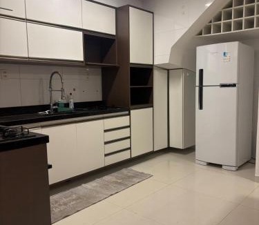 Sao Francisco House | Casa 3 quartos a 100m da praia do Jardim Atlântico