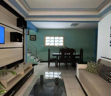 Cruzeiro House | casa 3 quartos com1suíte smart tv netflix ar-condicionado