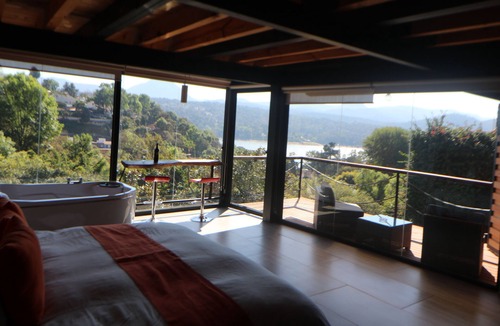 Valle de Bravo House | Casa Acento
