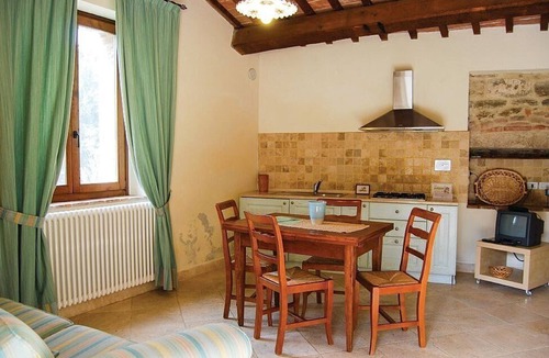 Rapolano Terme House | Casa Adalmina A: A pleasant and spacious apartment that is part of an ancient country house built on a hillside, surrounded by meadows and woods.