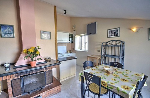 San Marco di Castellabate Apartment | Casa Al Mare: A welcoming apartment situated in a quiet location, a few minutes from the town center, with Free WI-FI.