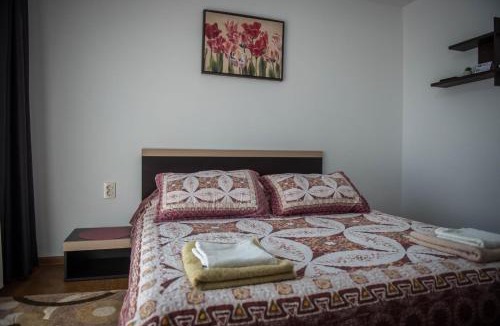 Sandulesti House | Casa Albă