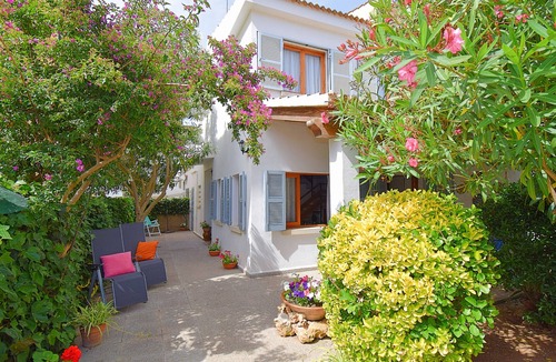 Son Baulo Ski Chalet | Casa Alba 159 cosy holiday home with garden, terrace in residential area, barbecue and WiFi