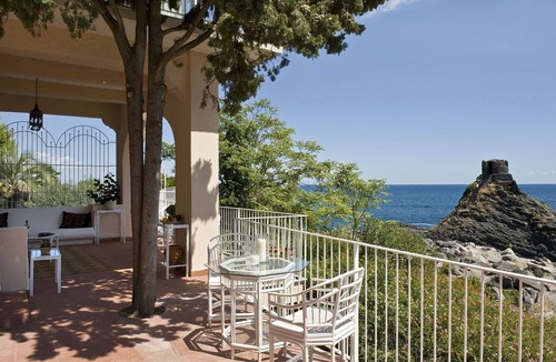 Santa Maria La Scala Villa | Casa alla Scala - Three Bedroom Villa, Sleeps 6