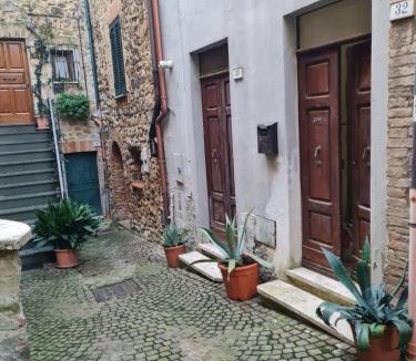 Allerona House | Casa alta