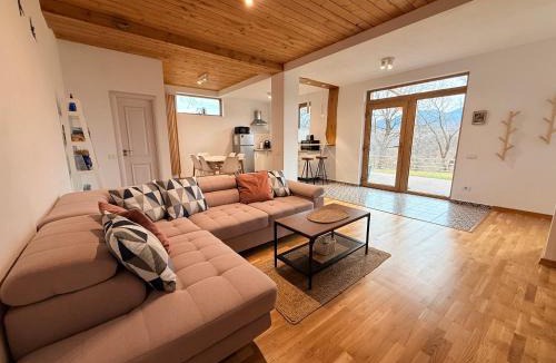 Bran Cabin | Casa Aluna Duo