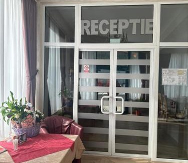Simian Hotel | Casa Alyss