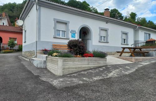 La Roza House | CASA AMABLE