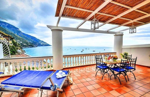 Positano City Centre House | Casa Amare: A charming independent house which faces the sun and the sea, with Free WI-FI.
