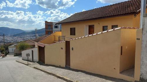 Regiao Urbana Homogenea VIII House | Casa amarela - Perto do Centro