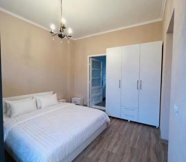 Simian Apartment | Casa Andra