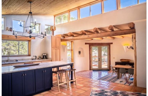 Valdez House | Casa Angel