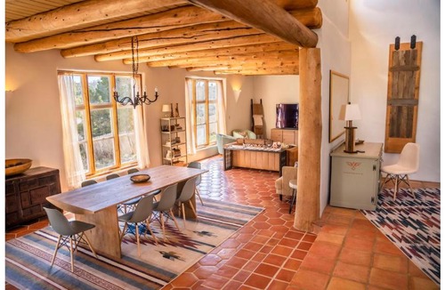 Valdez House | Casa Angel