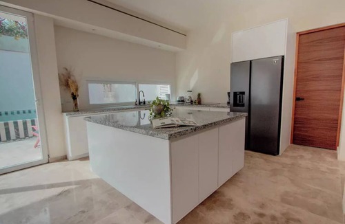La Veleta House | Casa Arco Luxury Private 4BR Villa