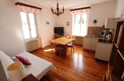 Brez Apartment | Casa Artz