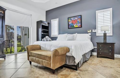 Park East Villa | Casa Asaka Waterfront Pool Paradise