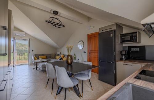 Razata Apartment | Casa Aurora