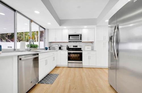 Hollywood Lakes House | Casa Azul 4Bed 2Bath Home with Heated Pool & Spa 1304
