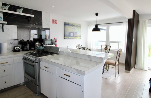 Ensenada House | Casa Azul - beachfront jacuzzi & sunsets