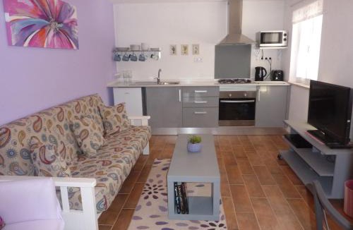 Aguda Apartment | Casa Azul self-catering apartment with gorgeous biological swimming pool