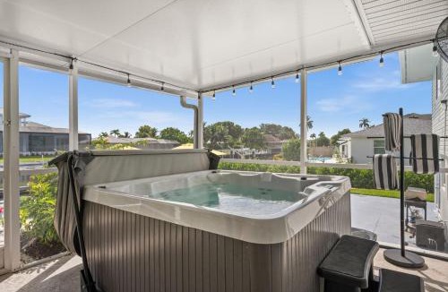Marco Island Villa | Casa Azul - Waterfront Villa with Pool & Dock