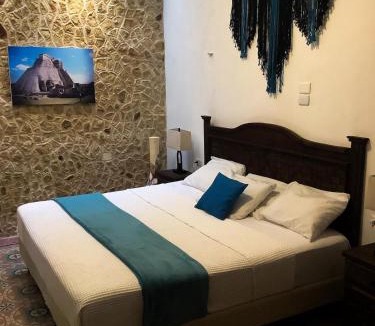 Barrio de Santiago House | Casa Bahareque Merida